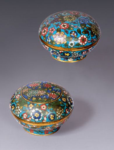 CHINE - Vers 1900.
Two bronze and cloisonné...