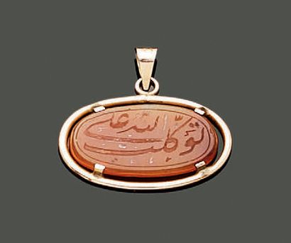 
9K yellow gold pendant (375), decorated...