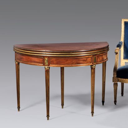 Mahogany and mahogany veneer half-moon game...