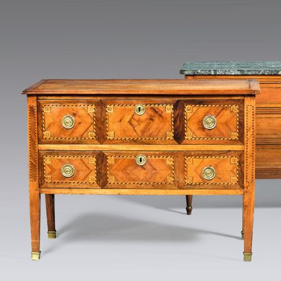 Chest of drawers in fruit wood and veneer...