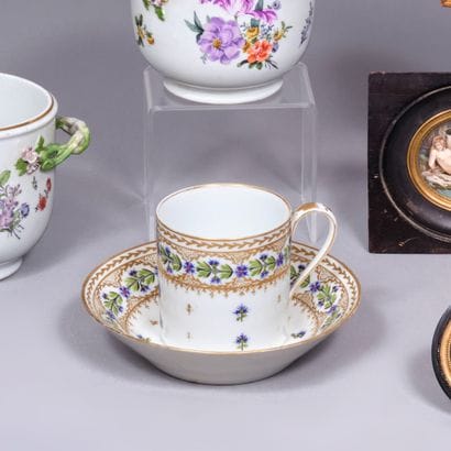 Manufacture of the Count of Artois. Cup litron...