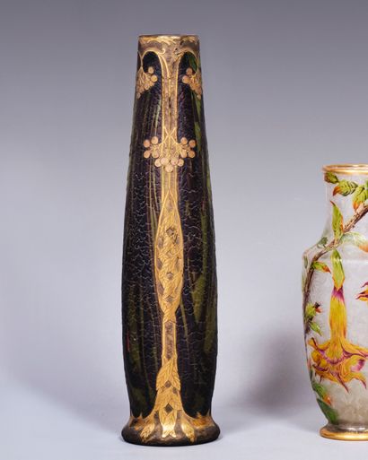 SAINT DENIS. Spindle-shaped vase in marbled...