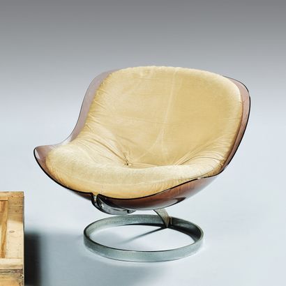 Boris TABACOFF (1927-1985). Fireside chair...