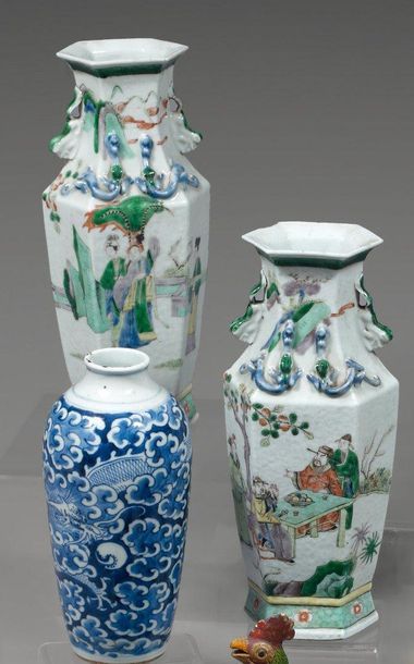 Chine
Paire de vases de forme hexagonale...