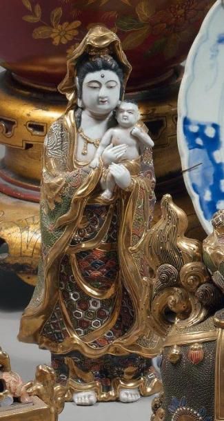 Japon
Statuette en faïence de Satsuma décorée...