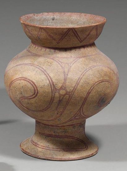 Diverses
Pot balustre en poterie beige décorée...