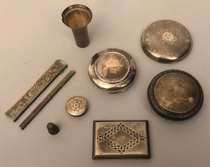Lot of silver debris (925), including: lids,...