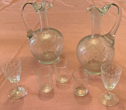 Suite of liqueur glasses, the chalice with...