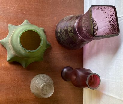 Set of glass trinkets: large mauve glass...