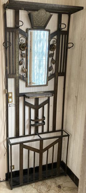 Coat rack in wrought iron, the lower part...