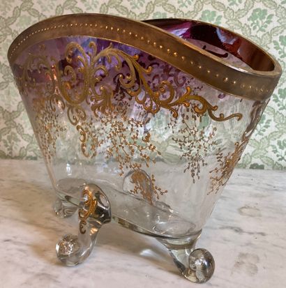 Planter in white crystal nuanced mauve in...