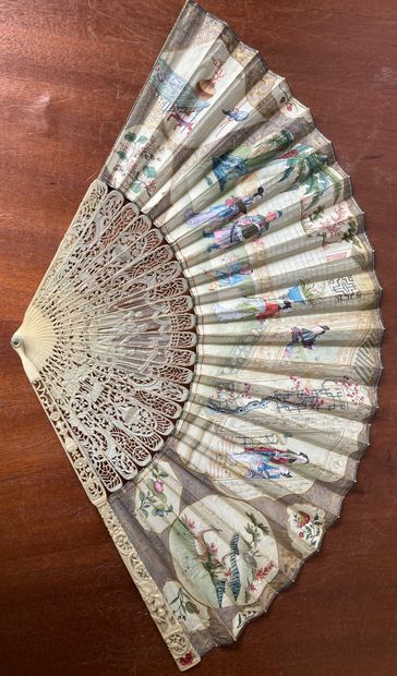 Fan, the ivory mount with a pierced decoration...