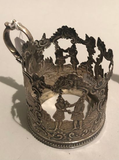 Silver set (800), composed of : - a cup mount...