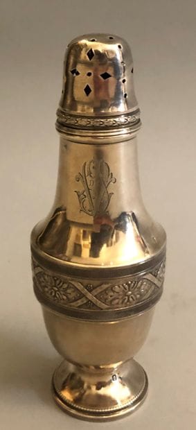 Saupoudroir in silver (925), decorated with...