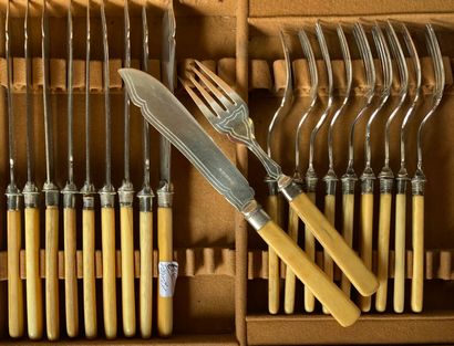 Suite of ten silver plated fish cutlery,...