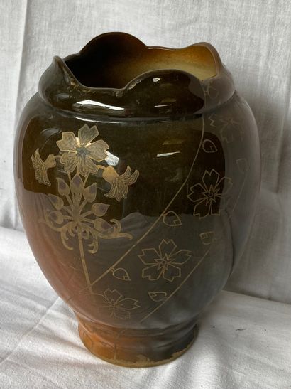 CHOISY-LE-ROI, HB COMPANY. Pair of earthenware...