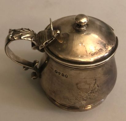 Mustard pot in plain silver (925), with mouldings,...