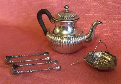 Silver set (925), including : - a small teapot...