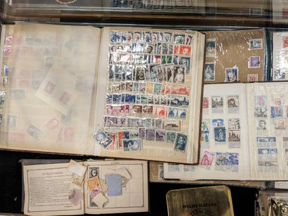 Set of stamps in bulk, in album and in p...