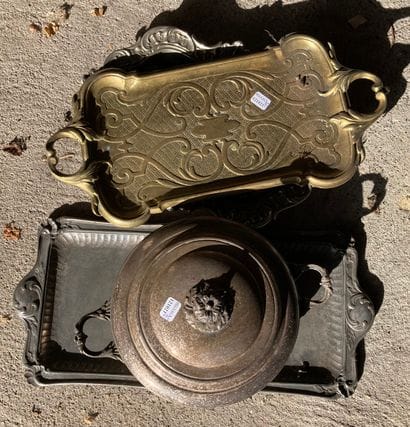 Handle of trays and vegetables in bronze...