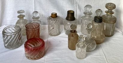 Mannette of bottles of garnishing of toilet...