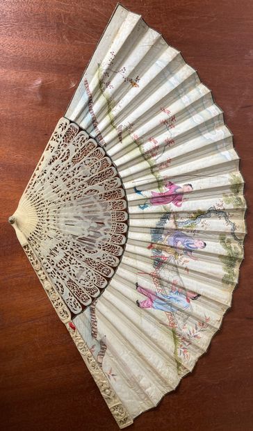 Fan, the ivory mount with a pierced decoration...