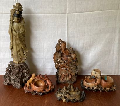 Two statuettes in lardstone, the first representing...