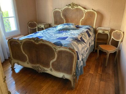 Bedroom in cream lacquered wood with patina,...