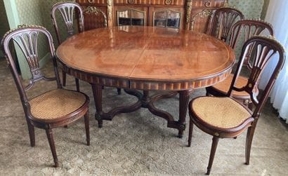 Dining room in mahogany with inlaid decoration...