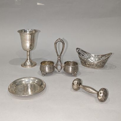 Silver set (800), including : a small chalice...