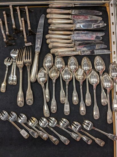 Set in silver plated metal, shell model,...