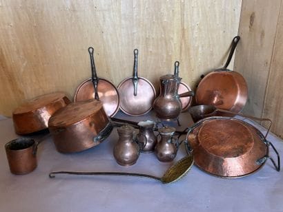 Set of kitchen utensils in red copper: pans,...