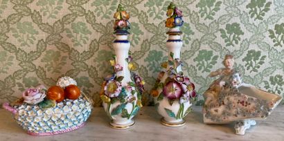 Polychrome porcelain trinkets with floral...