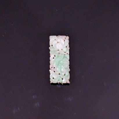 Silver clip (800), decorated with a rectangular...