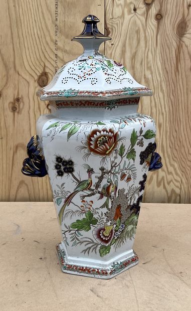 Covered pot in English earthenware of hexagonal...