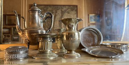 Silver plated metal: pourer decorated with...
