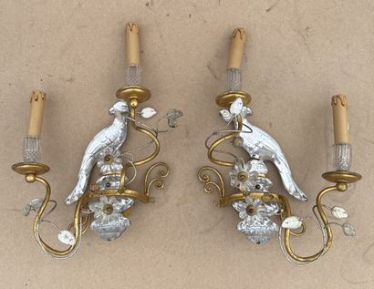 Pair of wall sconces in gilt metal and glass...