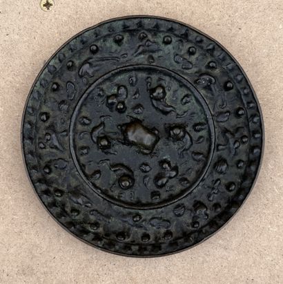 Far East : - bronze mirror in the Han style,...