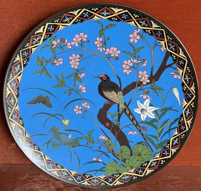 JAPAN, circa 1900. Two round dishes decorated...