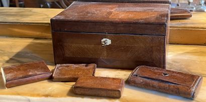 Box in veneer of rosewood and mahogany. Four...