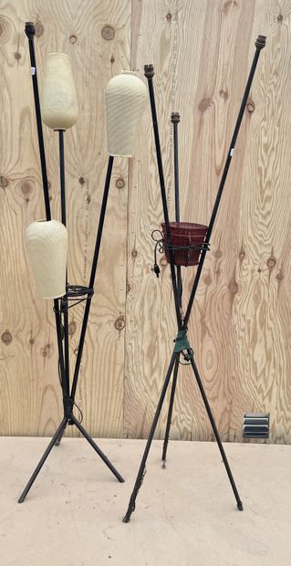 Tripod lamp with three black lacquered metal...
