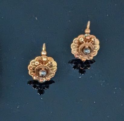 Pair of 18K (750) yellow gold sleeper beads,...