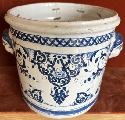 Earthenware set: basket and its tray displaying...
