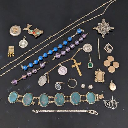 Silver jewelry and debris (800 and 925):...