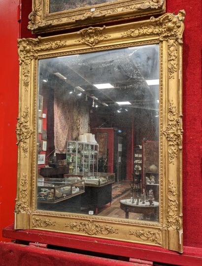 Miroir de cheminée en bois doré à décor de...