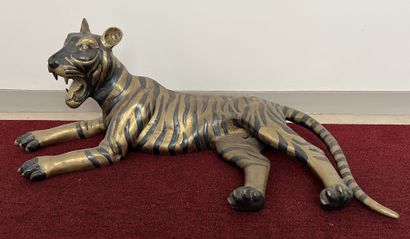 Sculpture in gilded copper and pewter representing...