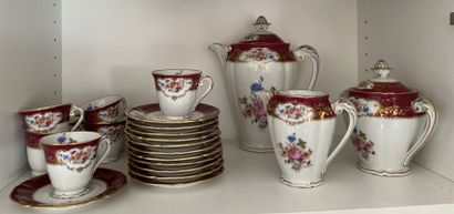 Coffee service in porcelain, mark Ancienne...