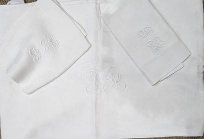 [Set of damask cotton: - an oval tablecloth...