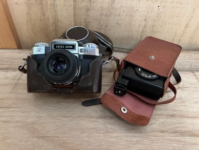 Camera brand ZEISS IKON model 23.0007. In...