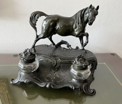 Important inkwell in patinated regula with...